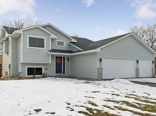 8486 Norway St NW, Coon Rapids, MN 55433