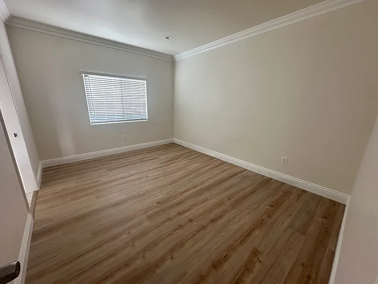 548 San Gabriel Blvd — Photo 4