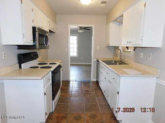 4th image of 8278 Lake Shore Dr W