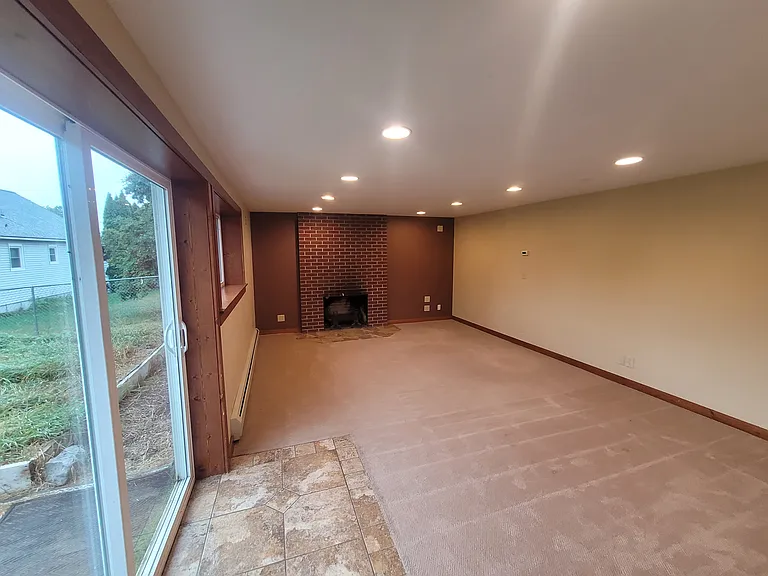 348 W Colorado St — Photo 11