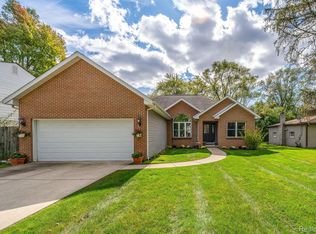 17359 Silver Maple St, Southfield, MI 48075