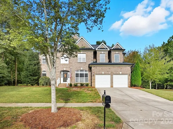 1541 Golden Rain Dr, Matthews, NC 28104