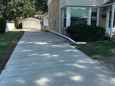 2nd image of 9225 Mason Ave