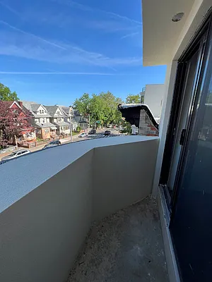 Rented by Delmark Realty LLC | media 61