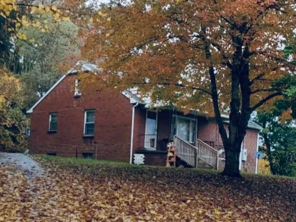 85 Summit Ave, Cowen, WV 26206