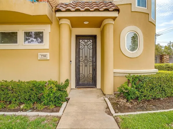 2700 Floyd St, Dallas, TX 75204