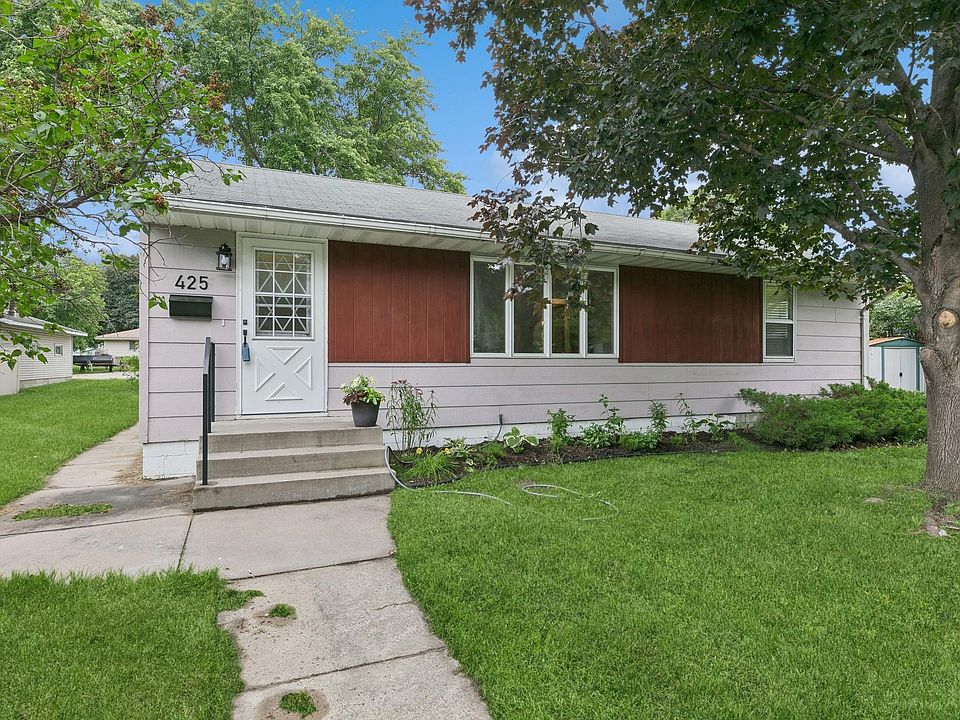 1st image of 425 25th Ave N