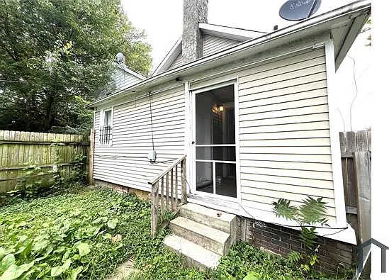 2020 Walnut St — Photo 10