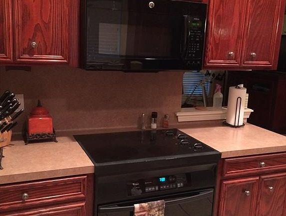 3rd image of 221 Dana Ln