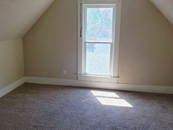 3rd image of 410 S Hayes Ave #B