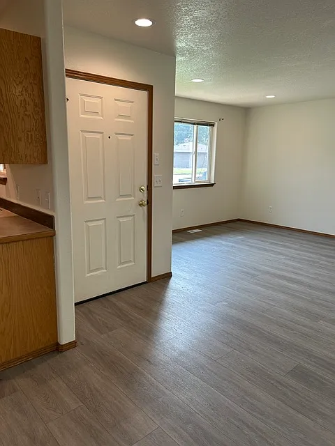 3 bed, 1200 sqft, $1,800 — Photo 3