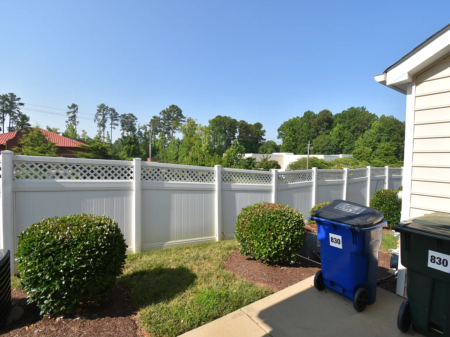 2 bed, 2.5 bath, 1397 sqft, $1,650 — Photo 2