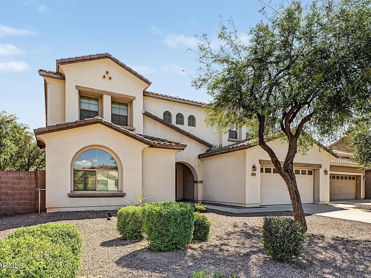 4 bed, 2.5 bath, 3432 sqft, $3,299 — Photo 4