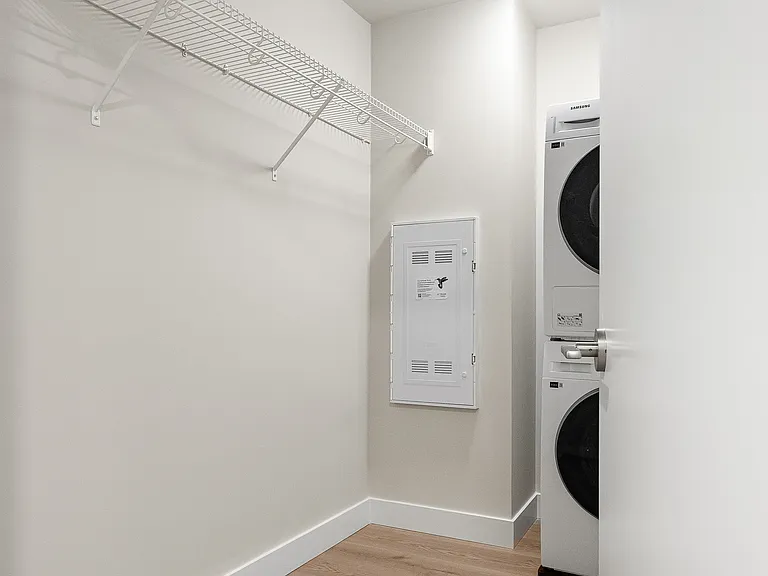 641 Claremont St — Photo 26