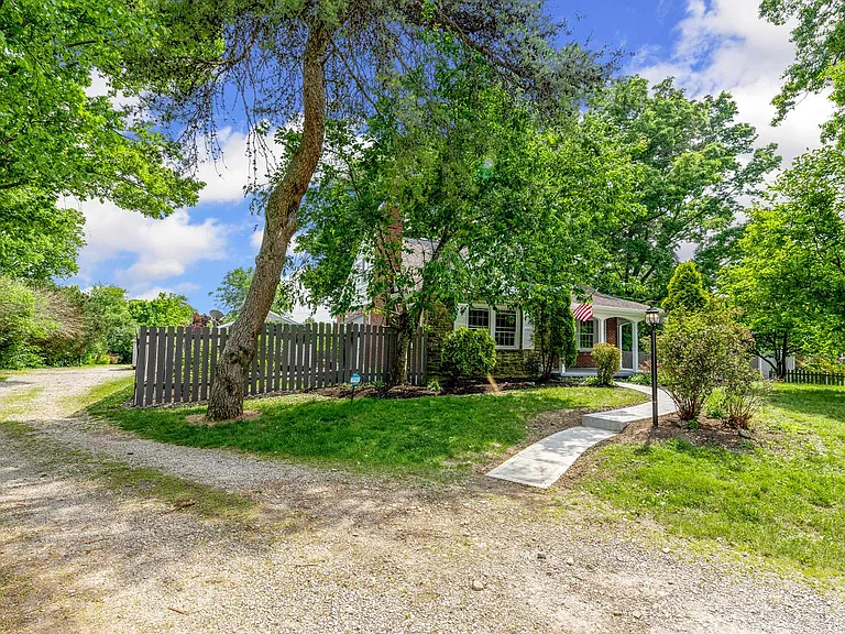 7981 State Rd — Photo 34
