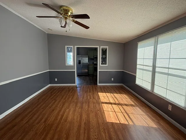 3 bed, 2.0 bath, 1188 sqft, $1,400 — Photo 2