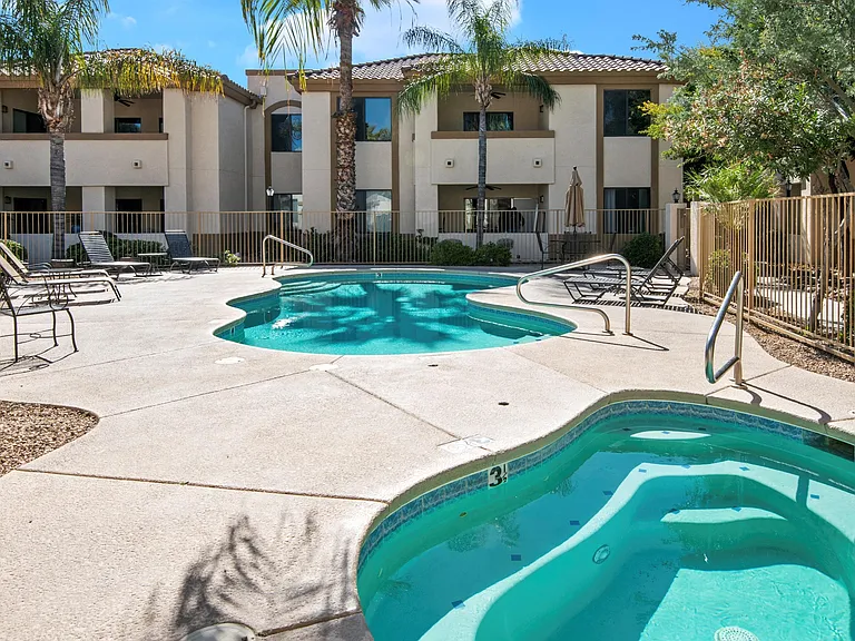 2550 E River Rd #13306 — Photo 19