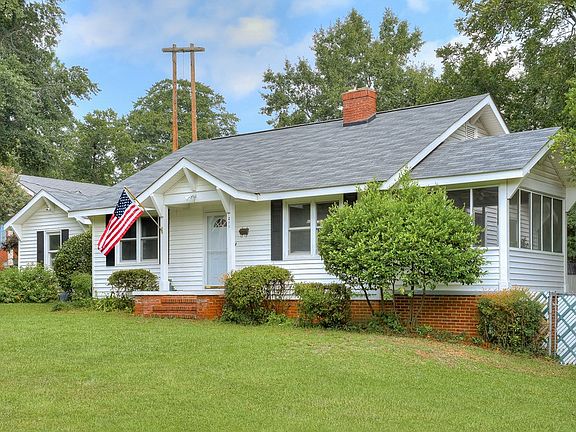 2nd image of 211 E Pine Grove Ave