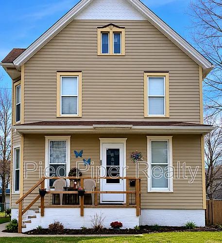 605 W Douglas St Photo 1