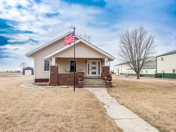 425 5th St S, Alpena, SD 57312