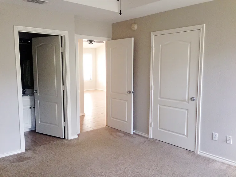 3 Bedroom Duplex for Rent in Lindale! Tour Today! — Photo 12