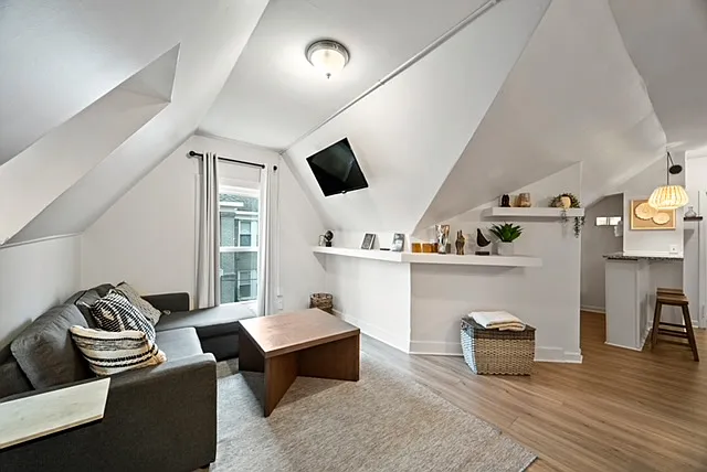 4003 Devine St #3 — Photo 9