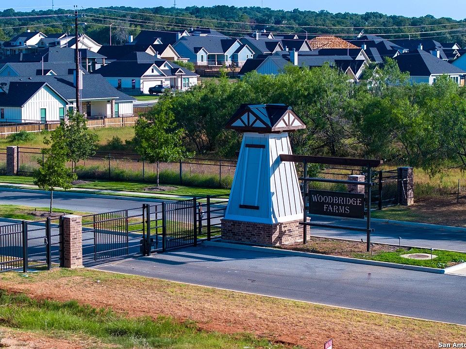 1st image of 181 W MAGNOLIA CIRCLE