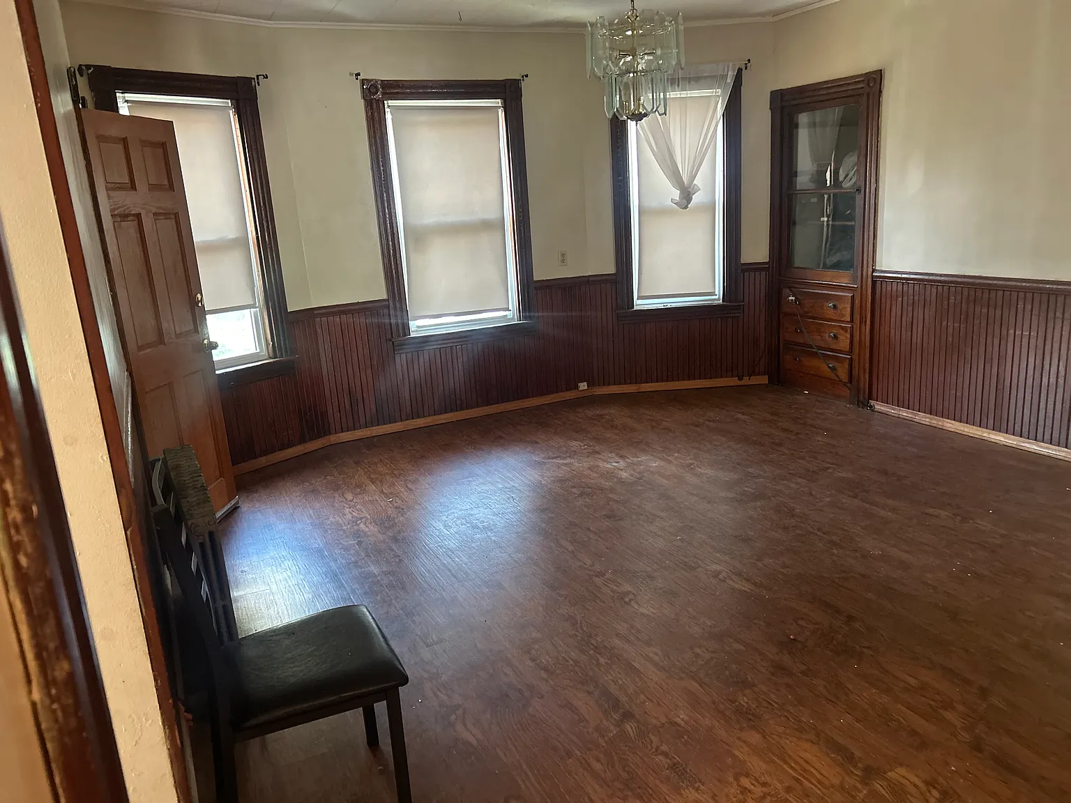 3 bed, 1285 sqft, $2,200 — Photo 2