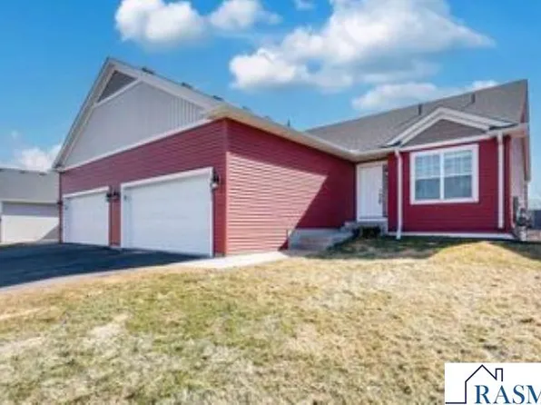 1051 Sakatah Ct, Madison Lake, MN 56063