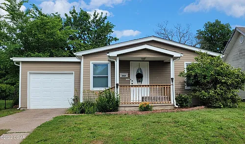 3021 S Wall Ave Photo 1