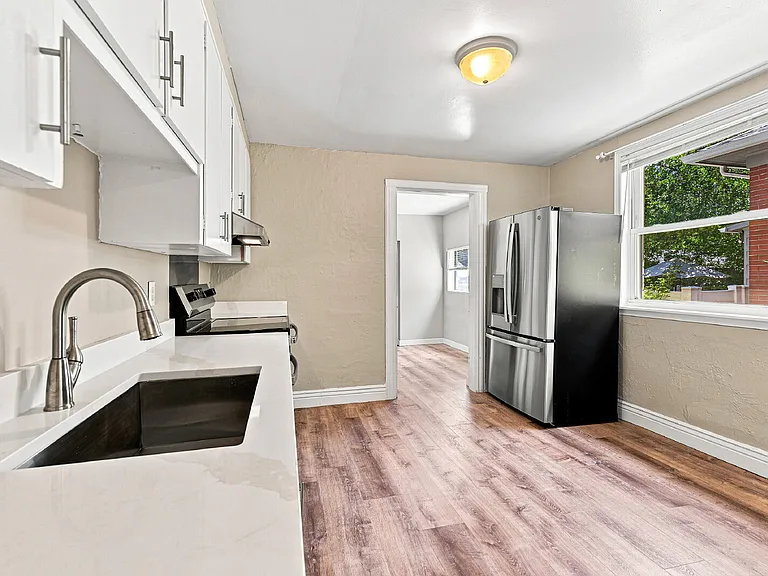 1420 S Washington St — Photo 12