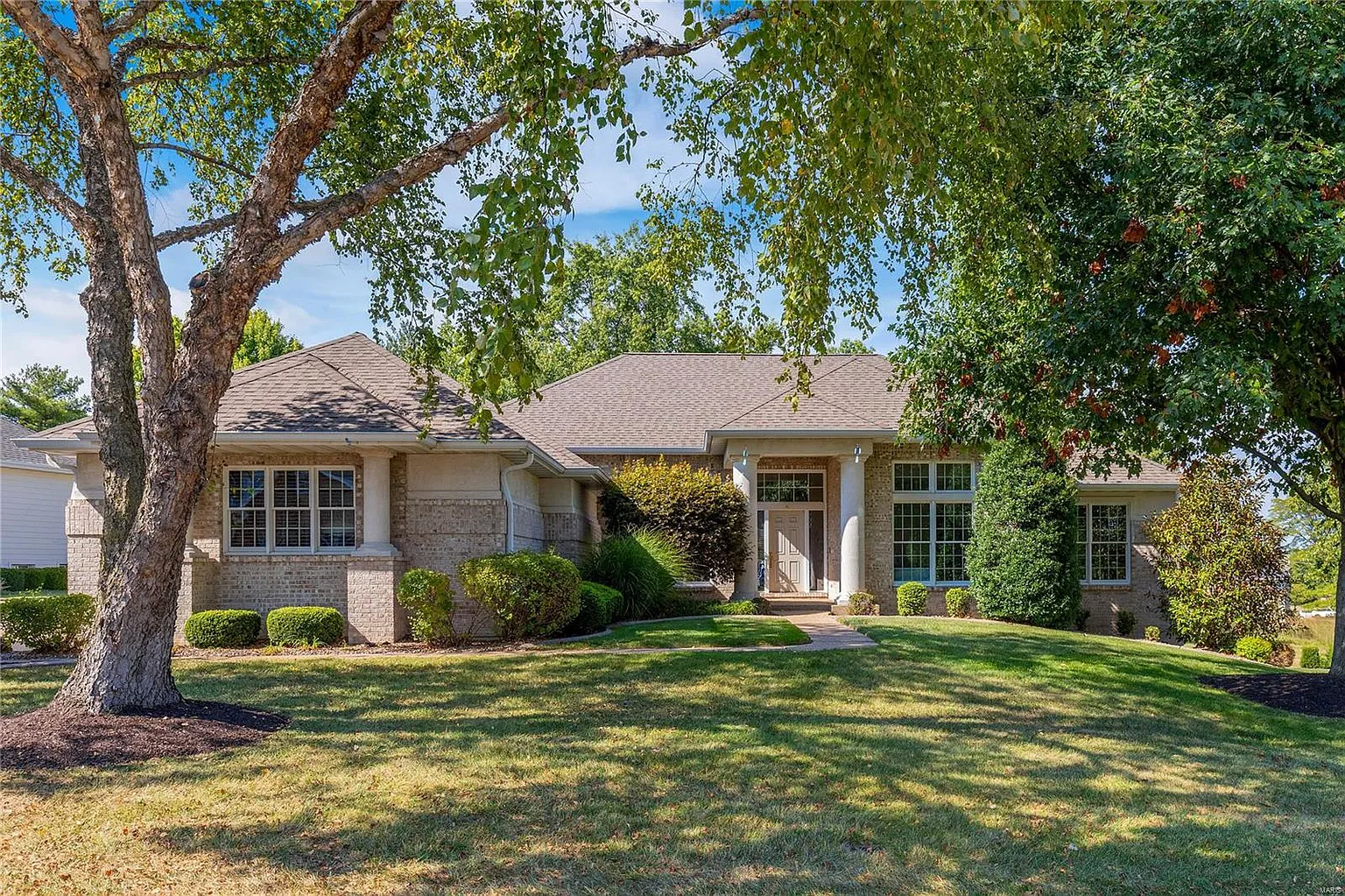 561 Malinmor Dr photo 1