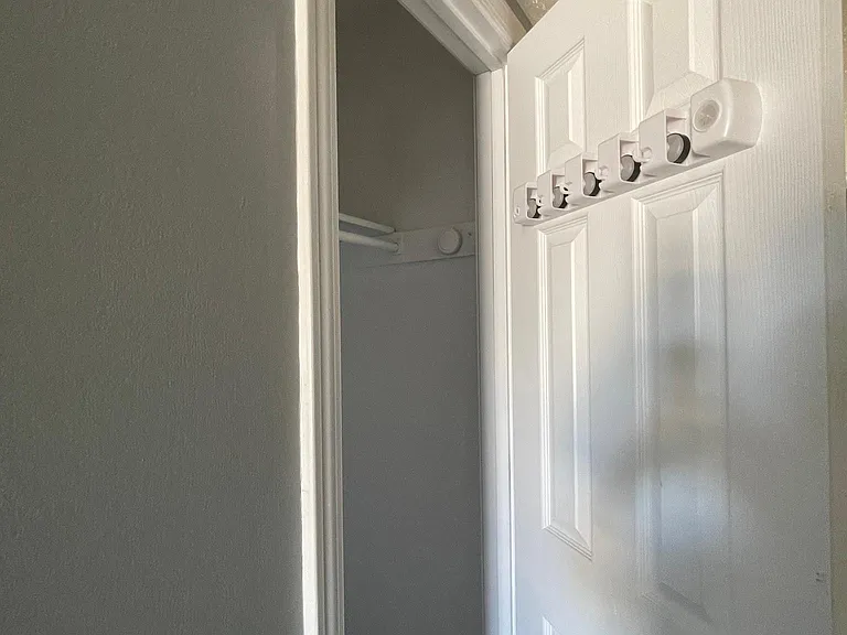 727 SW Liggett Rd #D — Photo 5