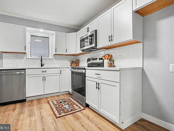 4th image of 3799 Chestnut St
