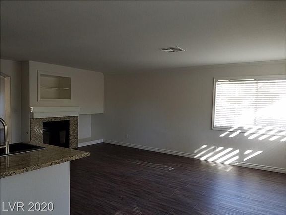 3rd image of 1656 Royal Canyon Dr