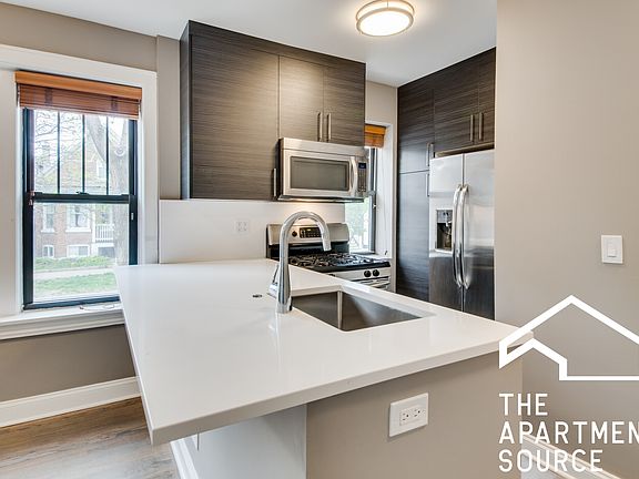 4th image of 2637 W Wellington Ave #1E