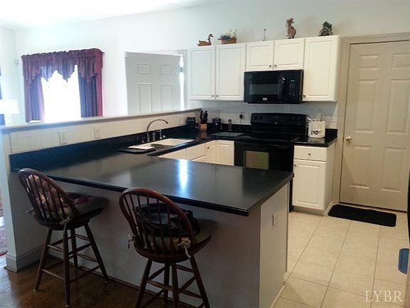 5th image of 1037 Doulton Cir