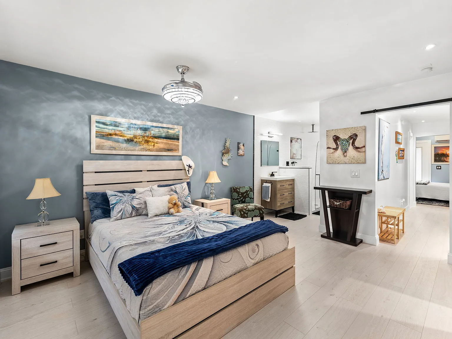 2 bed, 1050 sqft, $1,785 — Photo 1