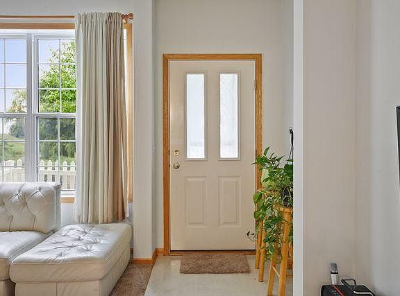 4th image of 11212 Aberdeen St NE