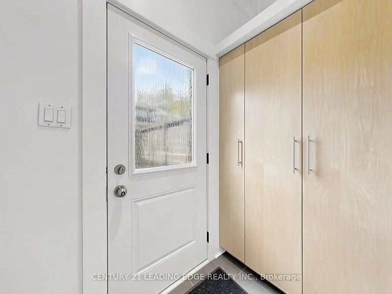 679 Woodbine Ave E #2 — Photo 5