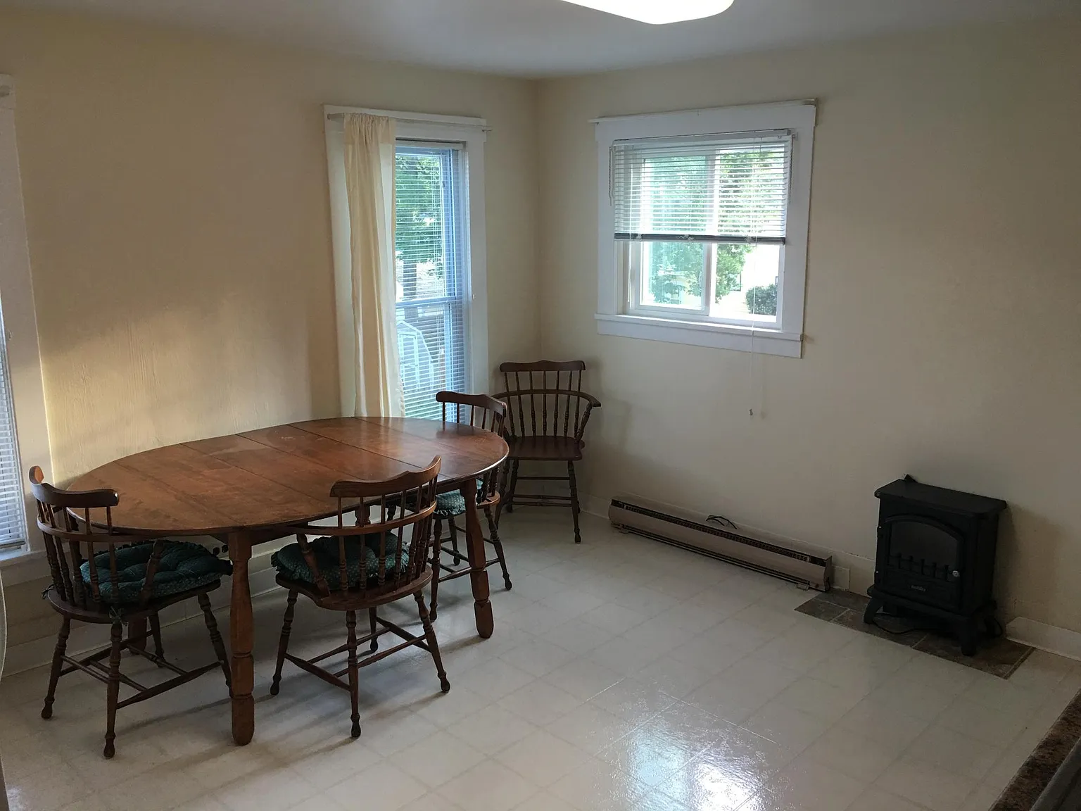 1 bed, 700 sqft, $825 — Photo 2