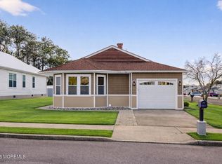 199 Canterbury Lane, Toms River, NJ 08757