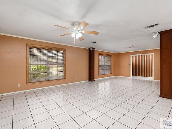 3rd image of 204 Emerald Ln
