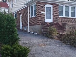 25 Valley Rd, Port Washington, NY 11050