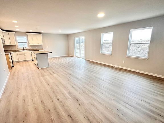 5th image of 355 Orchid Ave #55
