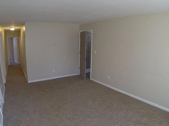 3rd image of 909 Cook Ave APT 2