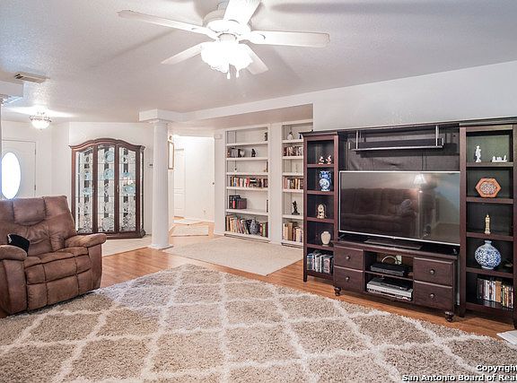 3rd image of 211 Vista Verde