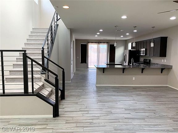 3rd image of 107 Heathrow Lake Ave