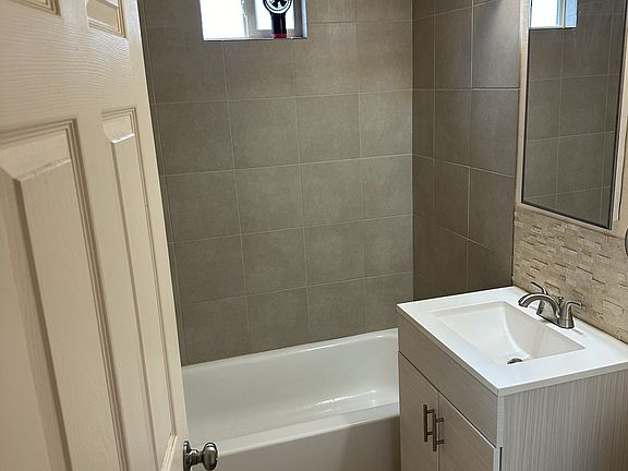3rd image of 369 E 100 S #1-345