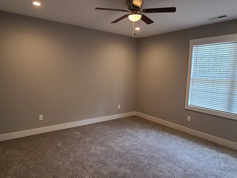 109 Stone Dr #100 — Photo 18